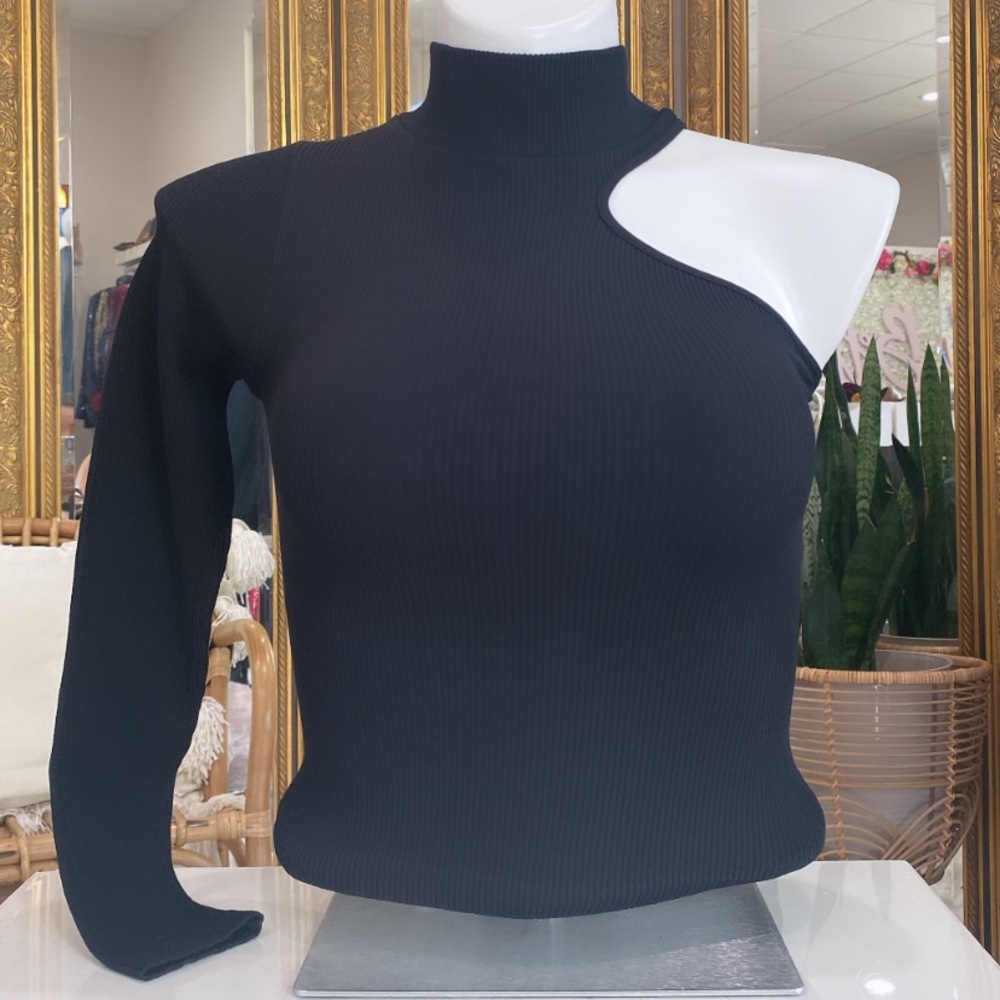 Cold shoulder top